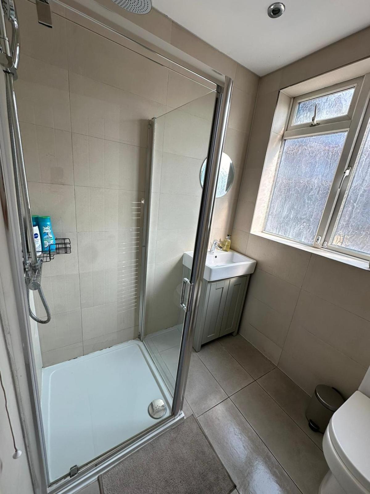Central & Cozy 3Br Apt - High Chair - Free Parking ロンドン エクステリア 写真