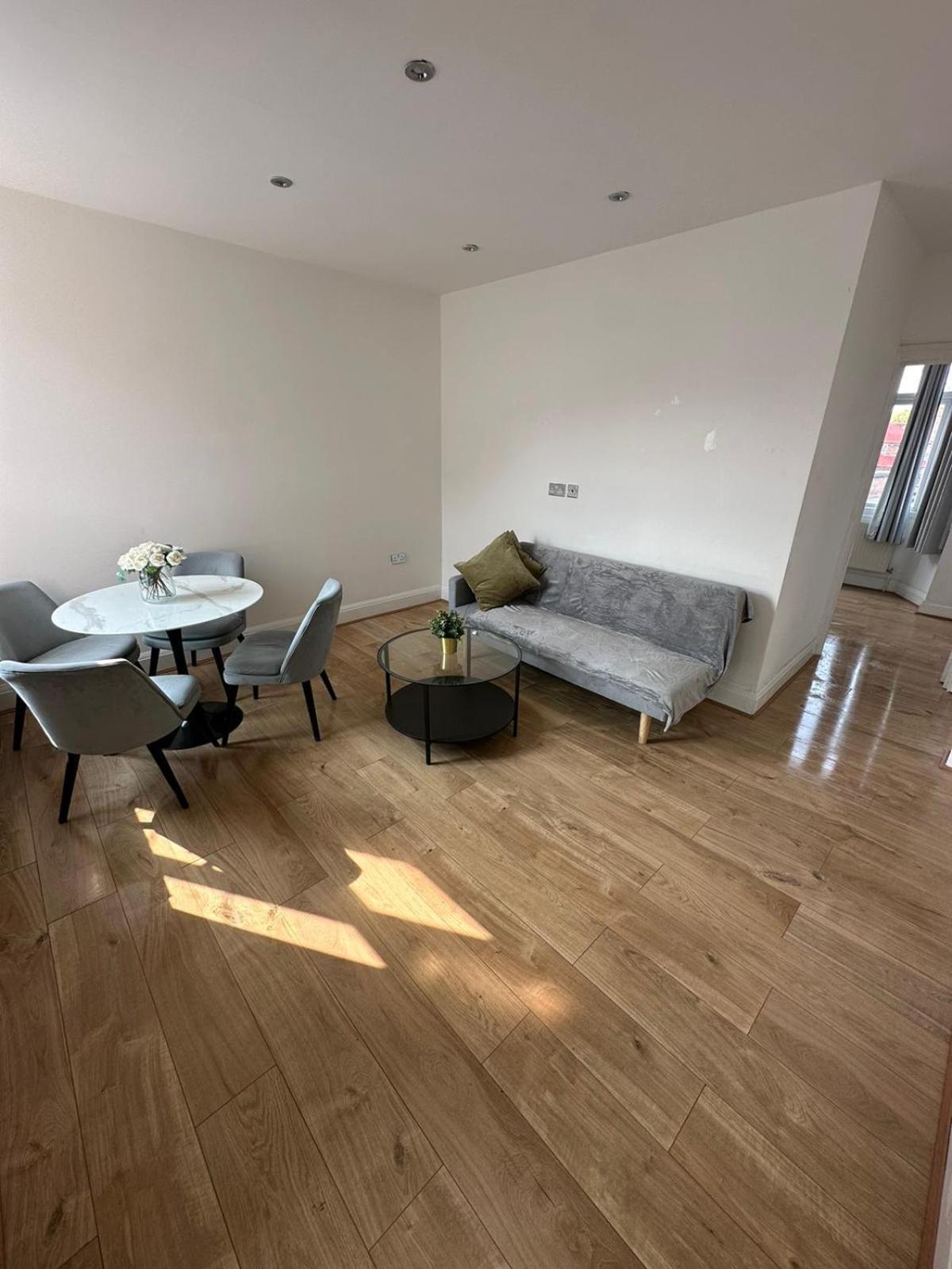 Central & Cozy 3Br Apt - High Chair - Free Parking ロンドン エクステリア 写真